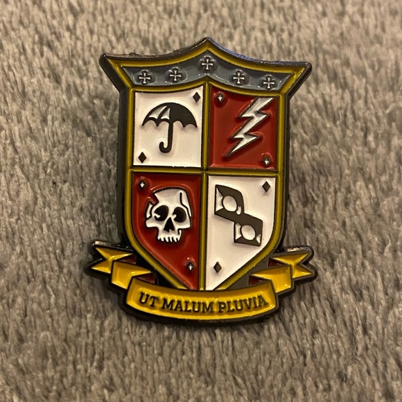 Jewelry - The umbrella academy lapel pin